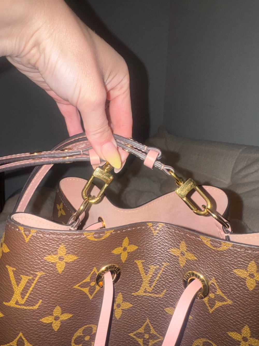 Louis Vuitton Monogram Drawstring Crossbody in Brown and Black - Picture 3 of 9
